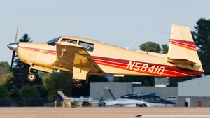 Photo of N5841Q - Mooney M20E Super 21 operated by Private