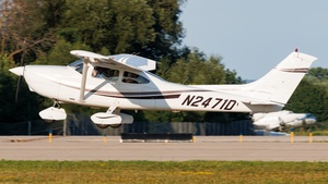 Photo of N2471D - Cessna 182S Skylane operated by Private