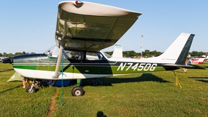 Photo of N7450G - Cessna 172K Skyhawk operated by Private