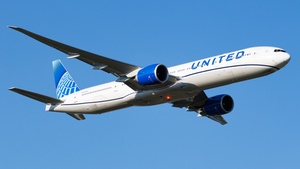 Photo of N2749U - Boeing 777-322(ER) operated by United Airlines