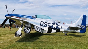 Photo with serial 122-41042 - North American TF-51D Mustang