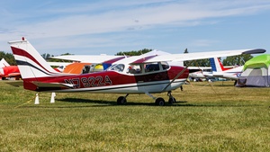 Photo of N79224 - Cessna 172K Skyhawk operated by Private