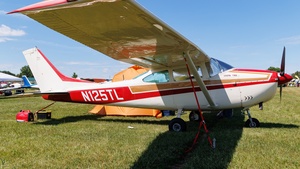 Photo of N125TL - Cessna 182G Skylane operated by Private
