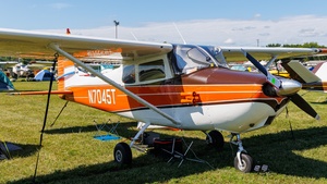 Photo of N7045T - Cessna 172 operated by Private