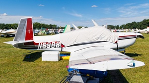 Photo of N6988U - Mooney M20E Super 21 operated by Private