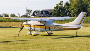 Photo of N2305R - Cessna 182G Skylane operated by Private