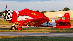 Photo of N7462C - North American T-6F Texan operated by Aeroshell Aerobatic Team