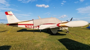 Photo of N222JW - Beechcraft F33A Bonanza operated by Private