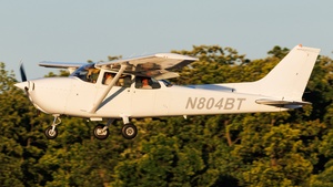 Photo of N804BT - Cessna 172N Skyhawk operated by Glidepath Aviation