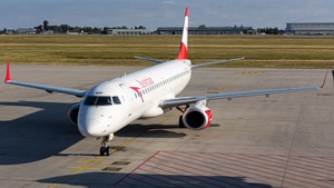 Photo of OE-LWP - Embraer ERJ-195LR operated by Austrian Airlines