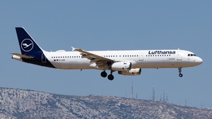 Photo of D-AIDM - Airbus A321-231 operated by Lufthansa