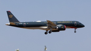 Photo of JY-REC - Embraer ERJ-190-E2 operated by Royal Jordanian Airlines
