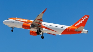 Photo of OE-IVI - Airbus A320-214 operated by easyJet Europe