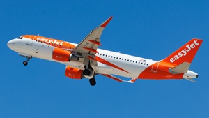 Photo of OE-IVC - Airbus A320-214 operated by easyJet Europe