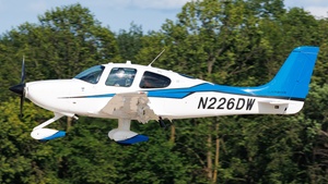 Photo of N226DW - Cirrus SR22 G5 GTS operated by Private