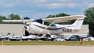 Photo of N33KR - Cessna 182Q Skylane operated by Private
