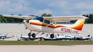 Photo of N733RJ - Cessna 172N Skyhawk operated by Private