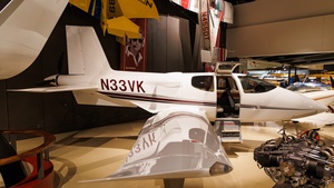 Photo of N33VK - Cirrus VK-30 operated by EAA Experimental Aircraft Association