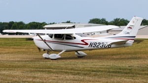 Photo of N923DB - Cessna 182T Skylane operated by Private
