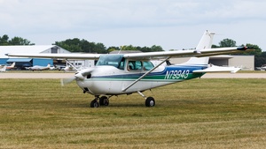 Photo of N79943 - Cessna 172K Skyhawk operated by Private