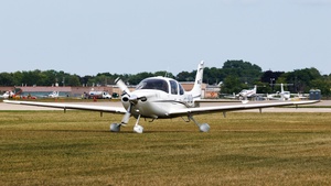 Photo of C-GNTU - Cirrus SR22 G2 operated by Private
