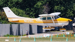 Photo of N12BC - Cessna 182P Skylane operated by Central Ohio Flyers Association