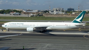 Photo of B-HNS - Boeing 777-31H operated by Cathay Pacific Airways