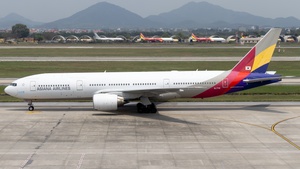 Photo of HL7791 - Boeing 777-28E(ER) operated by Asiana Airlines