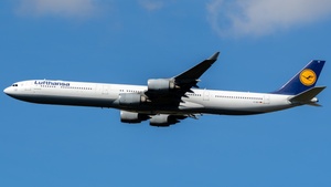 Photo of D-AIHY - Airbus A340-642 operated by Lufthansa