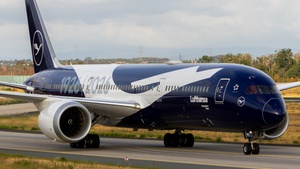 Photo of D-ABPU - Boeing 787-9 Dreamliner operated by Lufthansa