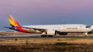 Photo of HL8079 - Airbus A350-941 operated by Asiana Airlines