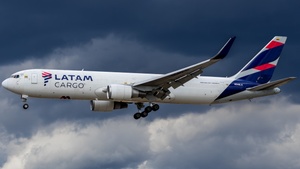 Photo of N540LA - Boeing 767-316(ER)(BCF) operated by LATAM Cargo Colombia
