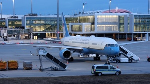 Photo of 99-0004 - Boeing C-32A operated by US Air Force