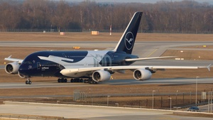 Photo of D-AIMH - Airbus A380-841 operated by Lufthansa