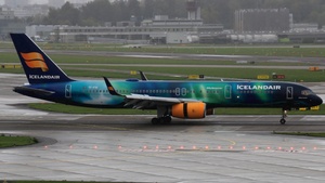 Photo of TF-FIU - Boeing 757-256 operated by Icelandair