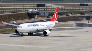 Photo of TC-LOM - Airbus A330-243 operated by Turkish Airlines