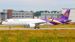 Photo of D-AZAX - Airbus A321-251NX operated by Thai Airways International