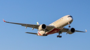 Photo of A6-EXT - Airbus A350-941 operated by Emirates