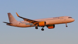 Photo of EC-NYF - Airbus A321-271NX operated by Vueling