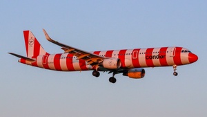 Photo of D-ATCG - Airbus A321-211 operated by Condor