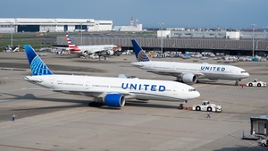 Photo of N78009 - Boeing 777-224(ER) operated by United Airlines