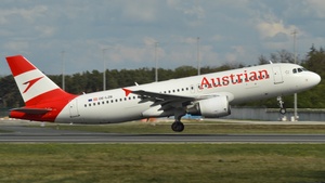 Photo of OE-LZB - Airbus A320-214 operated by Austrian Airlines