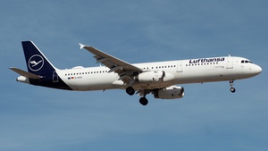 Photo of D-AISX - Airbus A321-231 operated by Lufthansa
