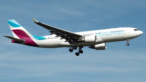 Photo of D-AXGE - Airbus A330-203 operated by Discover Airlines