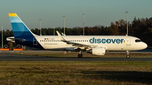 Photo of D-AIUX - Airbus A320-214 operated by Discover Airlines
