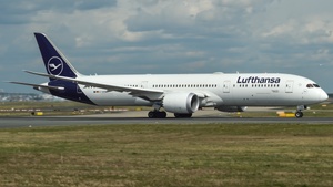 Photo of D-ABPB - Boeing 787-9 Dreamliner operated by Lufthansa