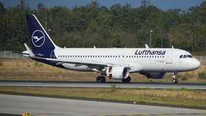 Photo of D-AIWF - Airbus A320-214 operated by Lufthansa
