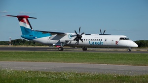 Photo with serial 4562 - Bombardier DHC-8-402 Dash 8 Q400