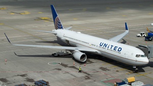 Photo of N684UA - Boeing 767-3CB(ER) operated by United Airlines