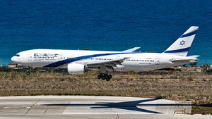Photo of 4X-ECD - Boeing 777-258(ER) operated by El Al Israel Airlines